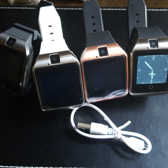 Bluetooth smart watch Q18 Touchscreen with camera - Picture 1 of 5